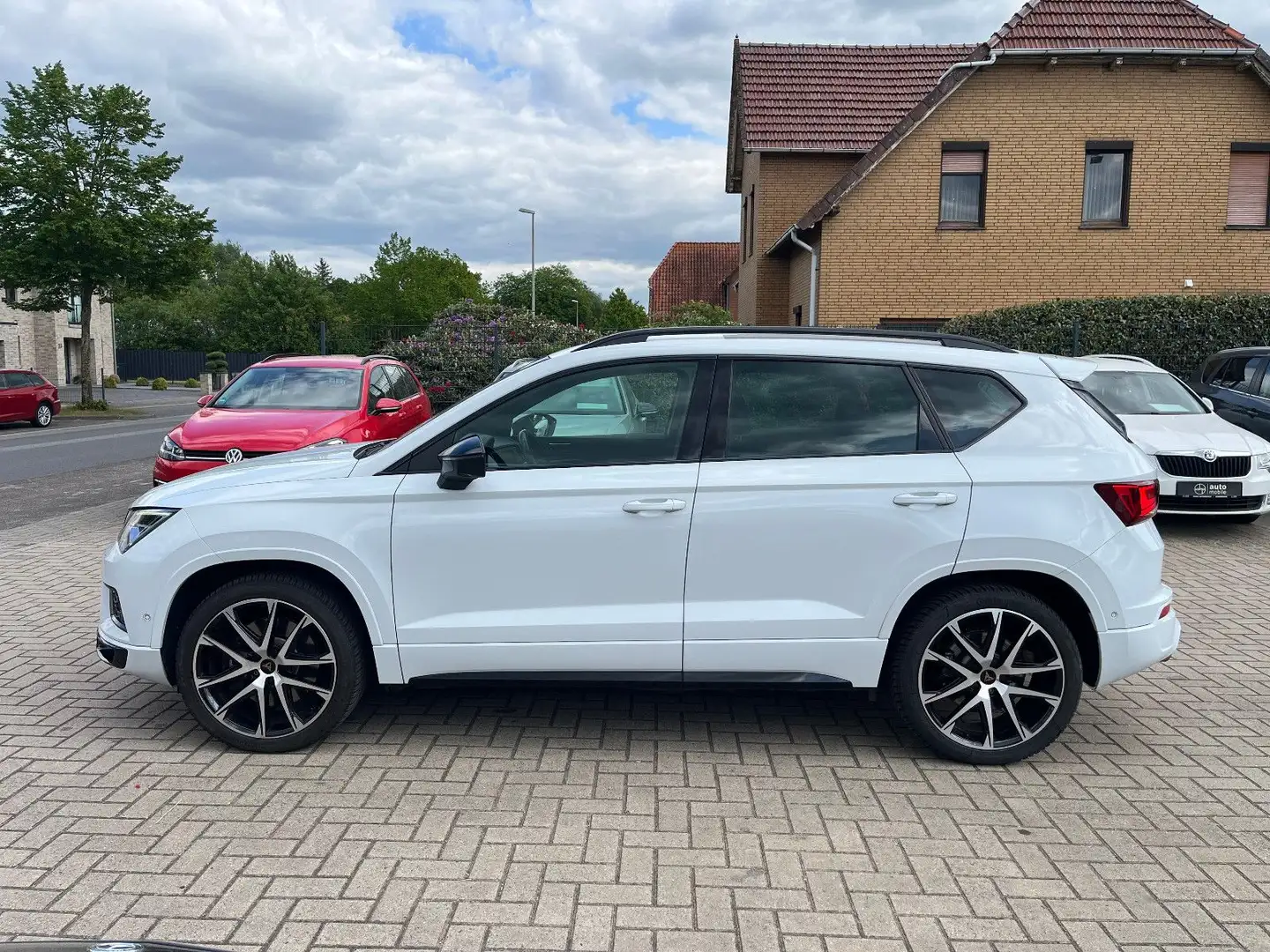 CUPRA Ateca +4Drive+LED+AHK+digital Tacho+ACC Weiß - 2