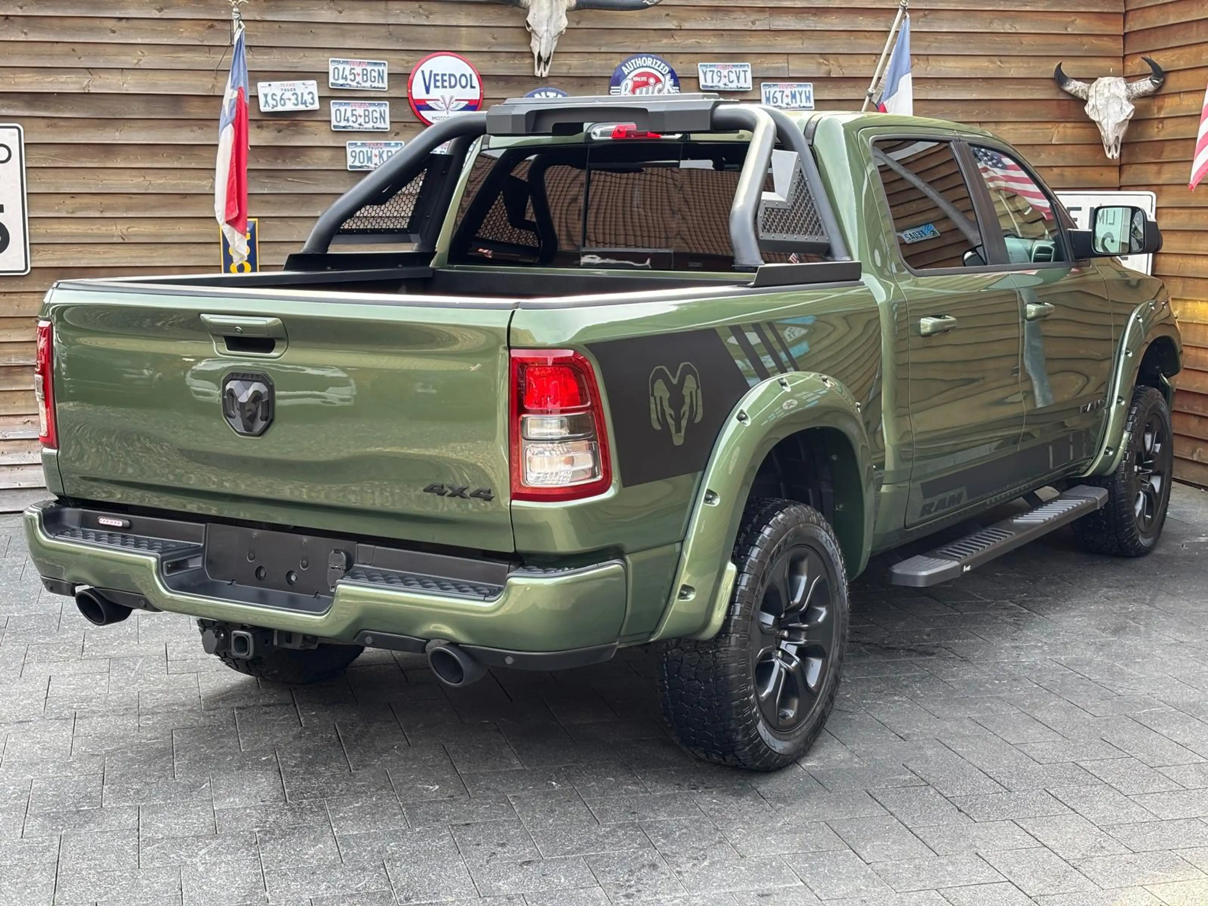 Dodge RAM 1500 5,7L BigHorn Crew Cab LED AHK 4x4 — photo 14