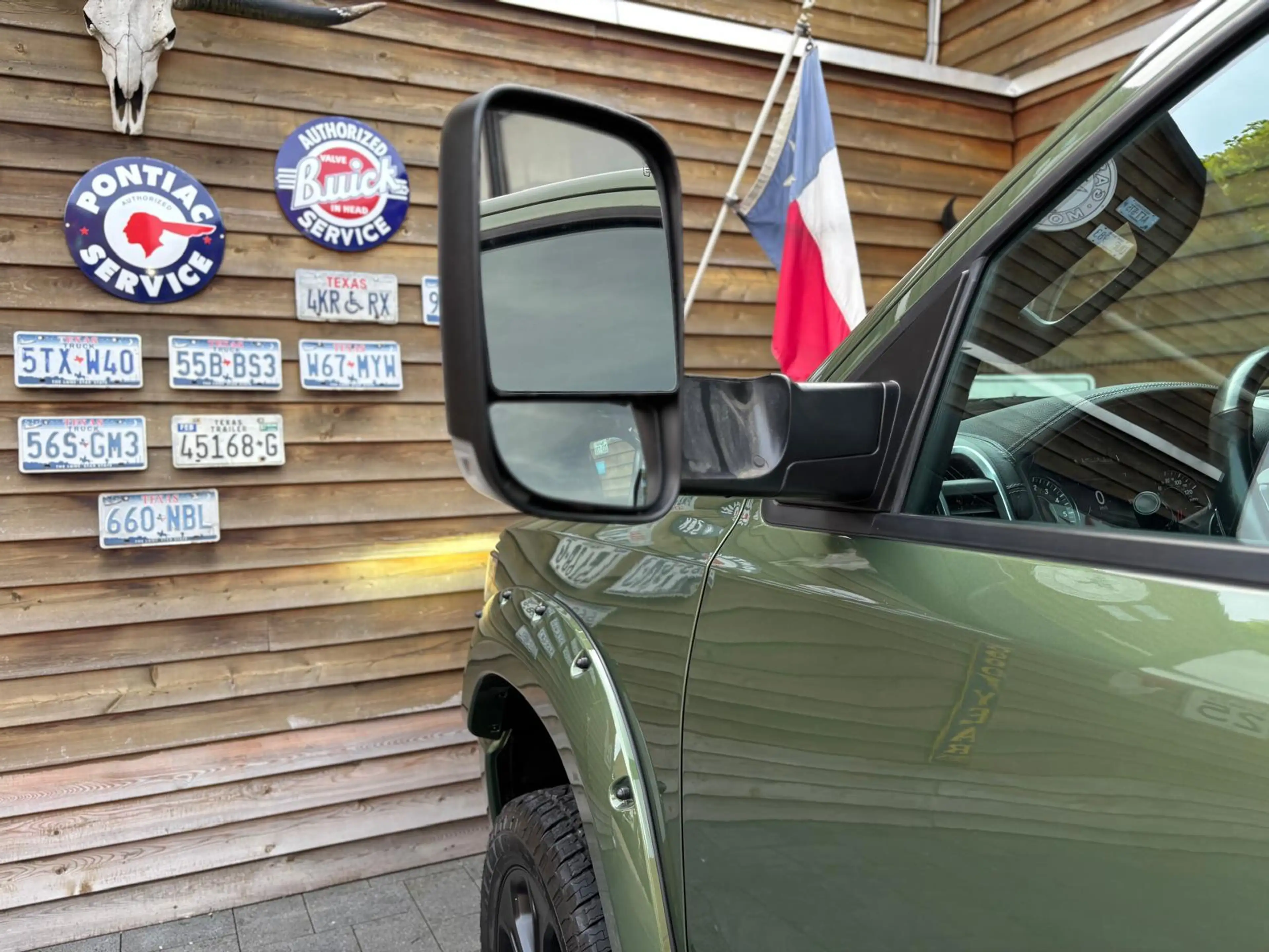 Dodge RAM 1500 5,7L BigHorn Crew Cab LED AHK 4x4 — photo 10