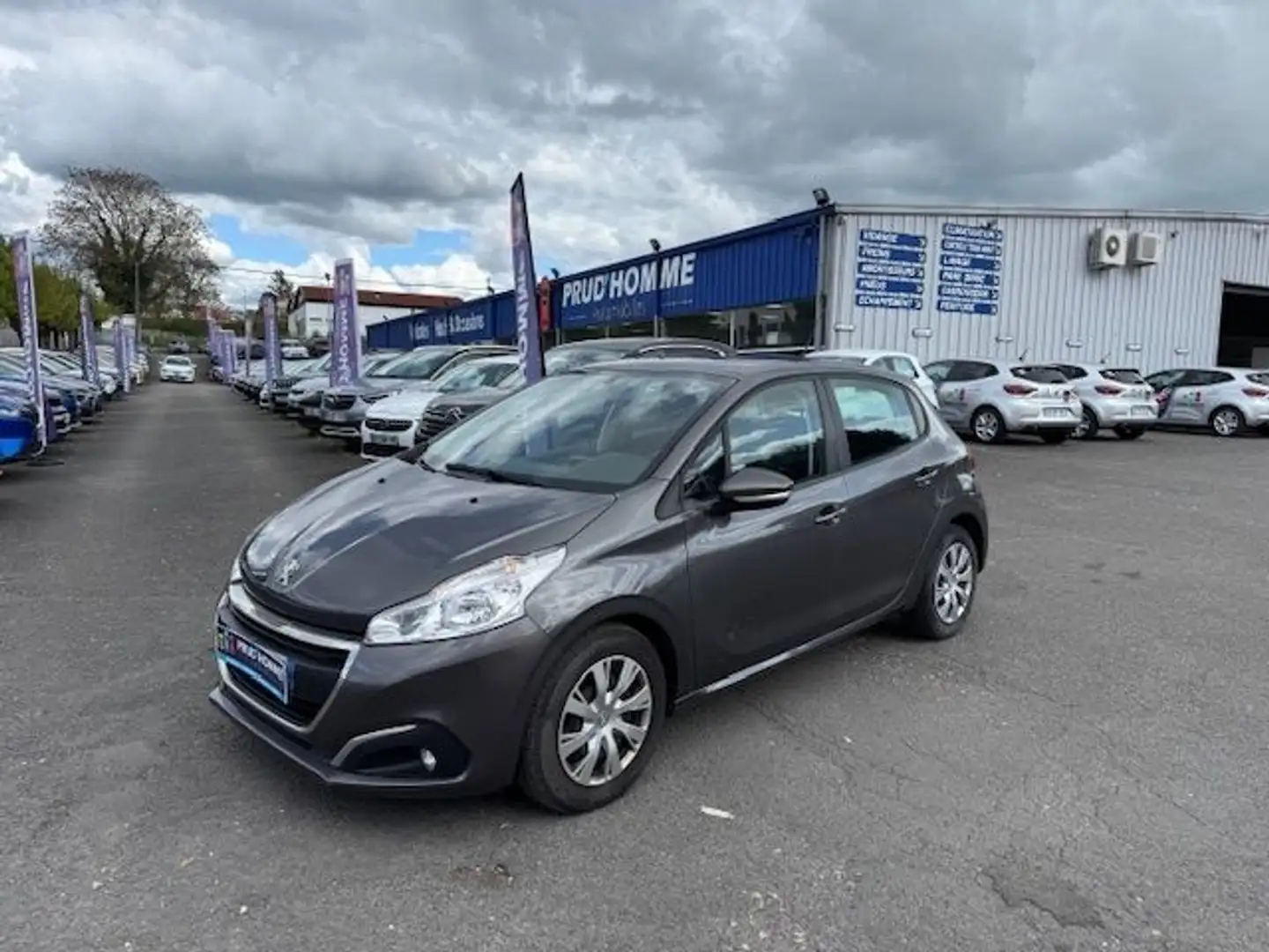 Peugeot 208 1.5 BLUEHDI 100CH PREMIUM PACK Szary - 1