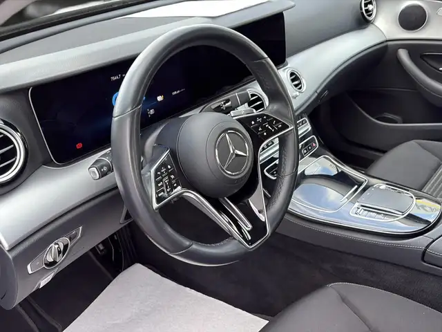 Mercedes-Benz 300 view 15