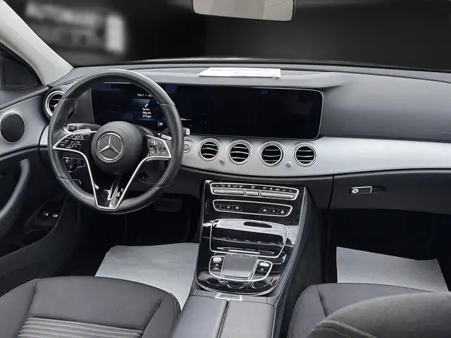 Mercedes-Benz 300 view 13