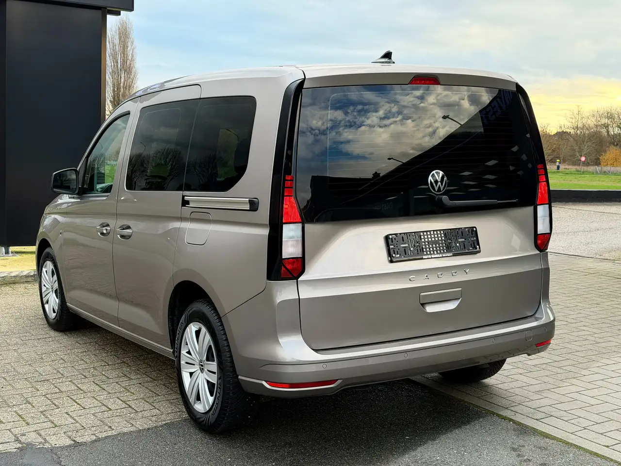 Volkswagen Caddy Caddy 1.5 TSI 5 SEAT LEATHER 0483/47.20.60 4