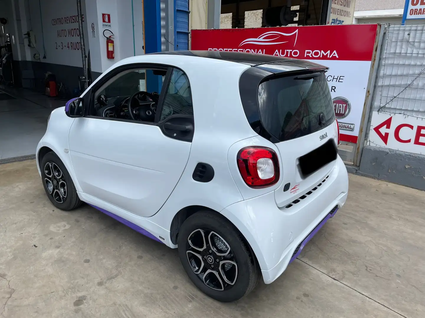 smart forTwo SMART FORTWO COUPE EQ 60kW ENEL X WHITE BRABUS!! Blanco - 2