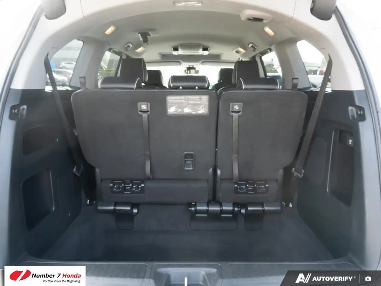 Honda Odyssey снимка Honda Odyssey