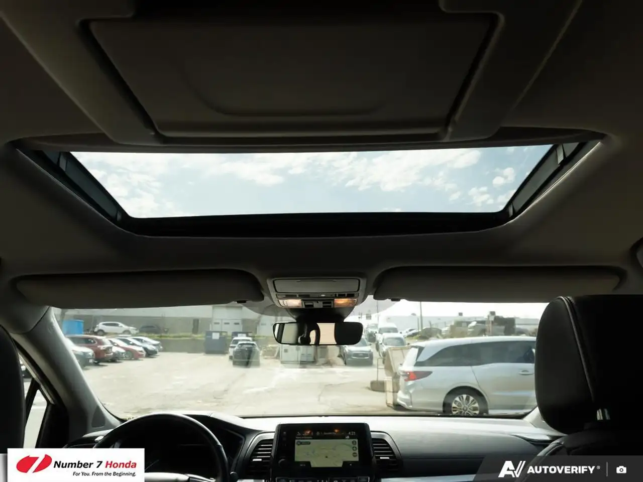 Honda Odyssey снимка Honda Odyssey