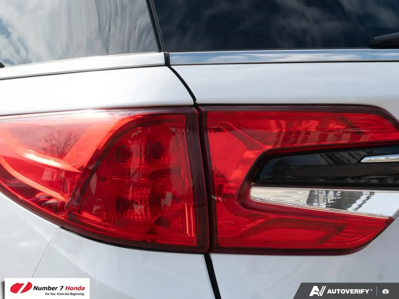 Honda Odyssey снимка Honda Odyssey