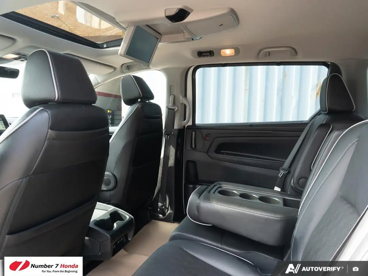 Honda Odyssey снимка Honda Odyssey