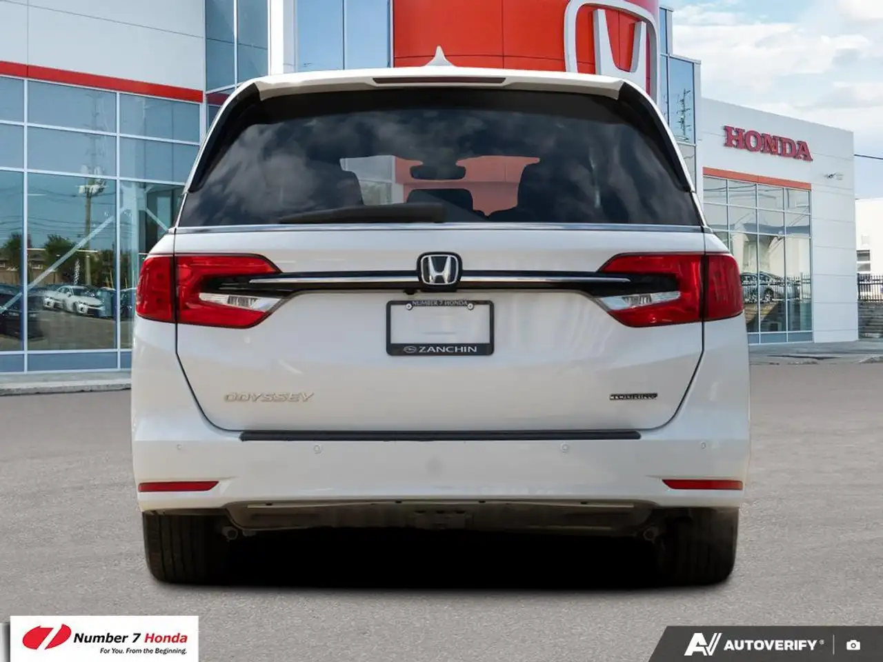Honda Odyssey снимка Honda Odyssey