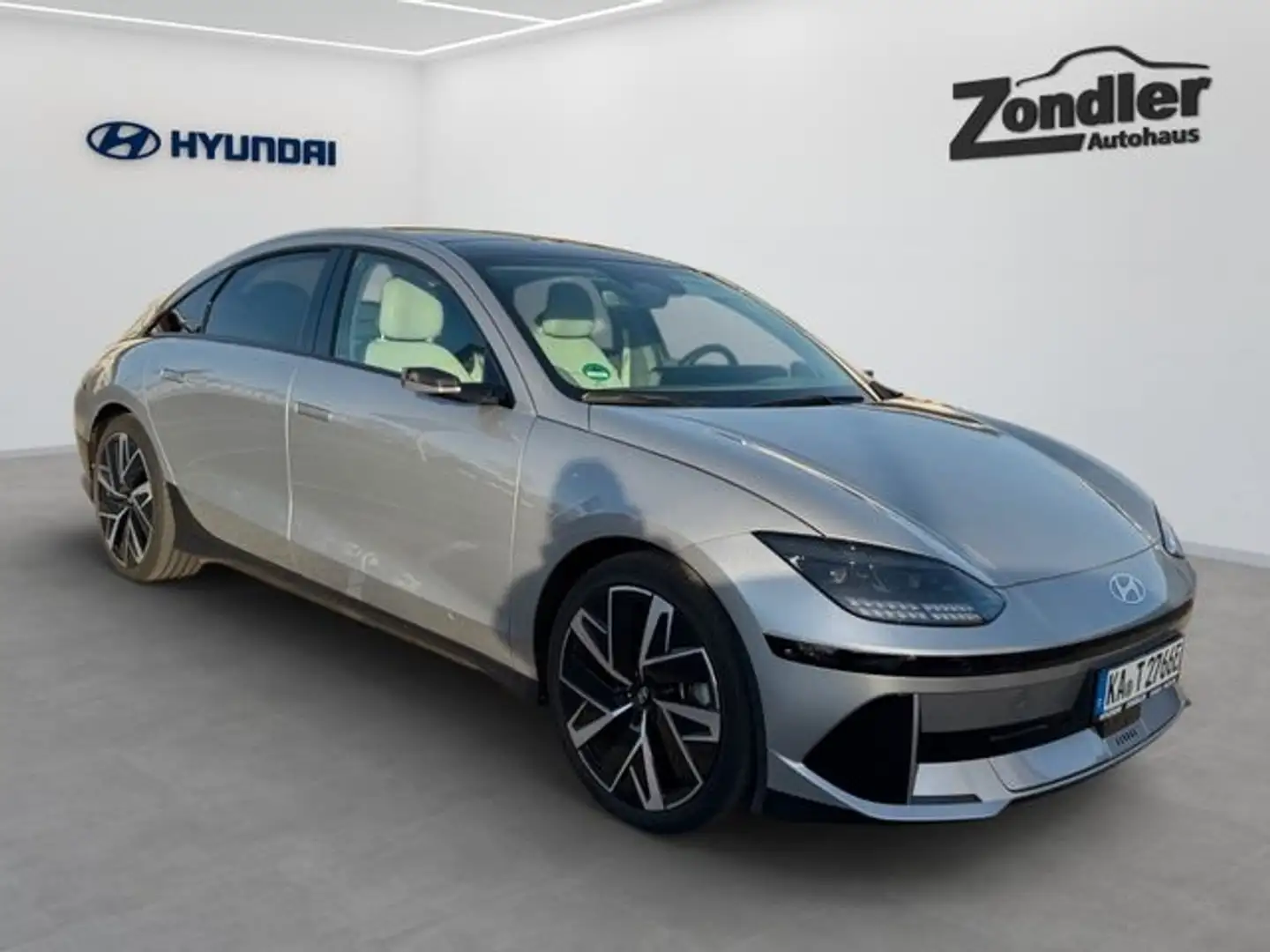Hyundai IONIQ 6 Uniq Elektro 77,4 kWh 4WD UNIQ digitale Außenspieg Argent - 2