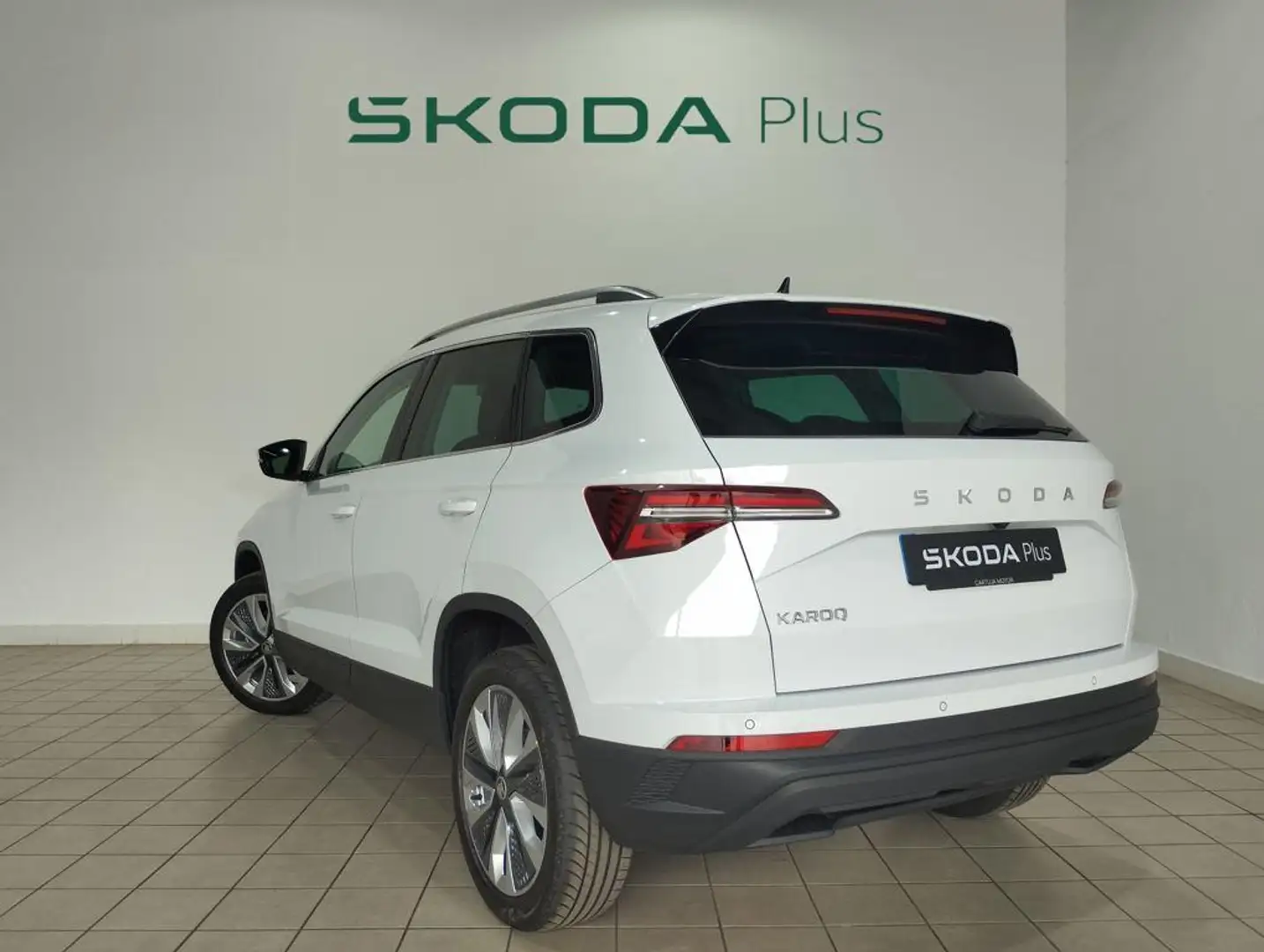 Skoda Karoq 1.5 TSI Design ACT DSG 110KW Blanco - 2