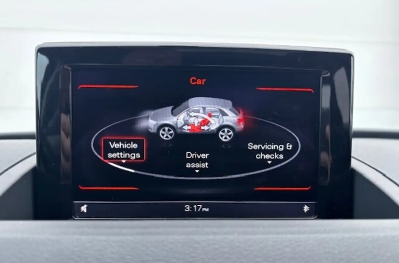 Audi Q3 снимка Audi Q3
