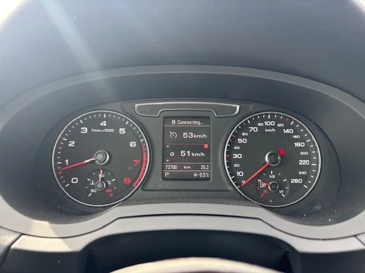 Audi Q3 снимка Audi Q3
