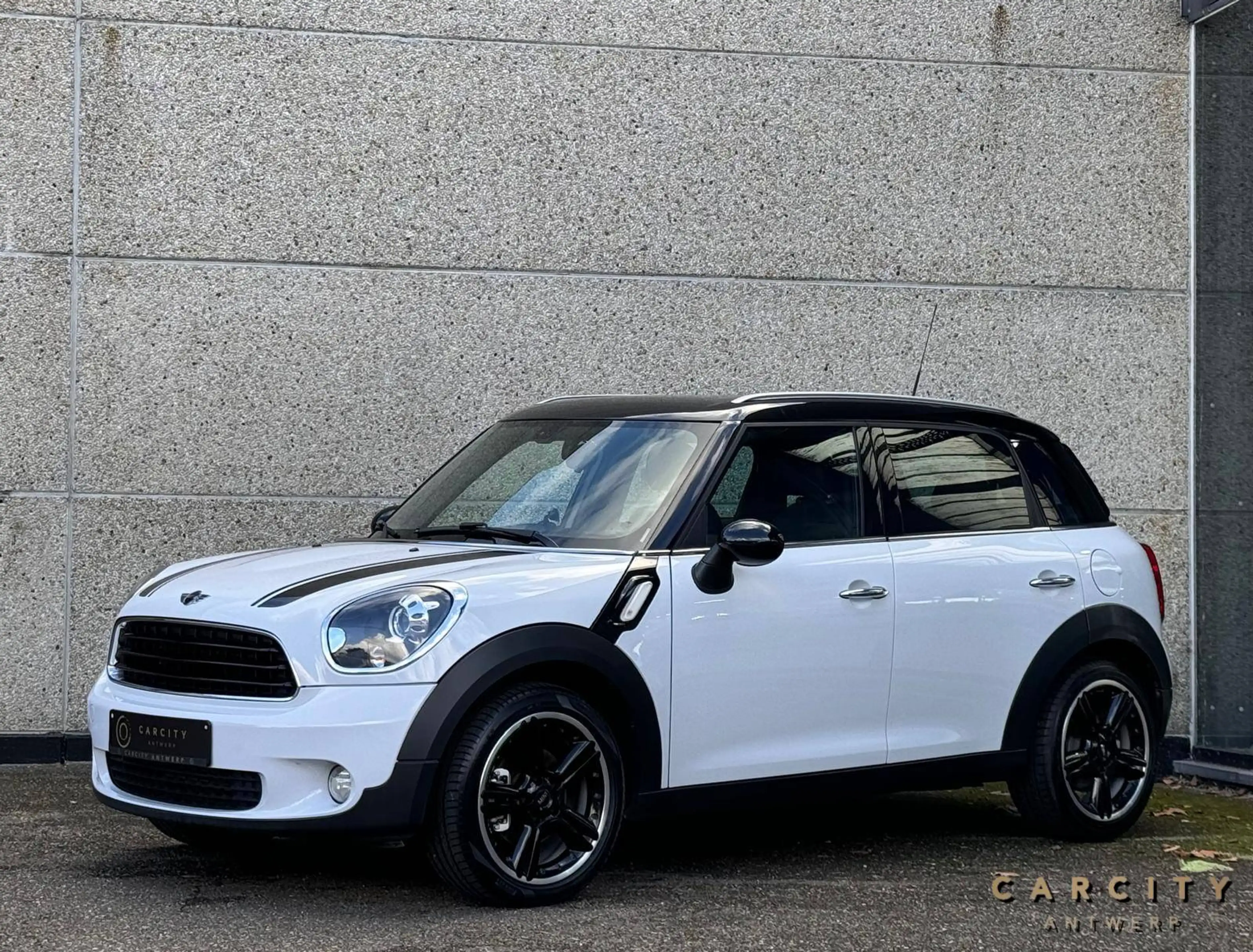 MINI Cooper D Countryman Countryman Cooper D 2.0 | APPLE & ANDROID | CAMERA | NAVI | AIRCO |