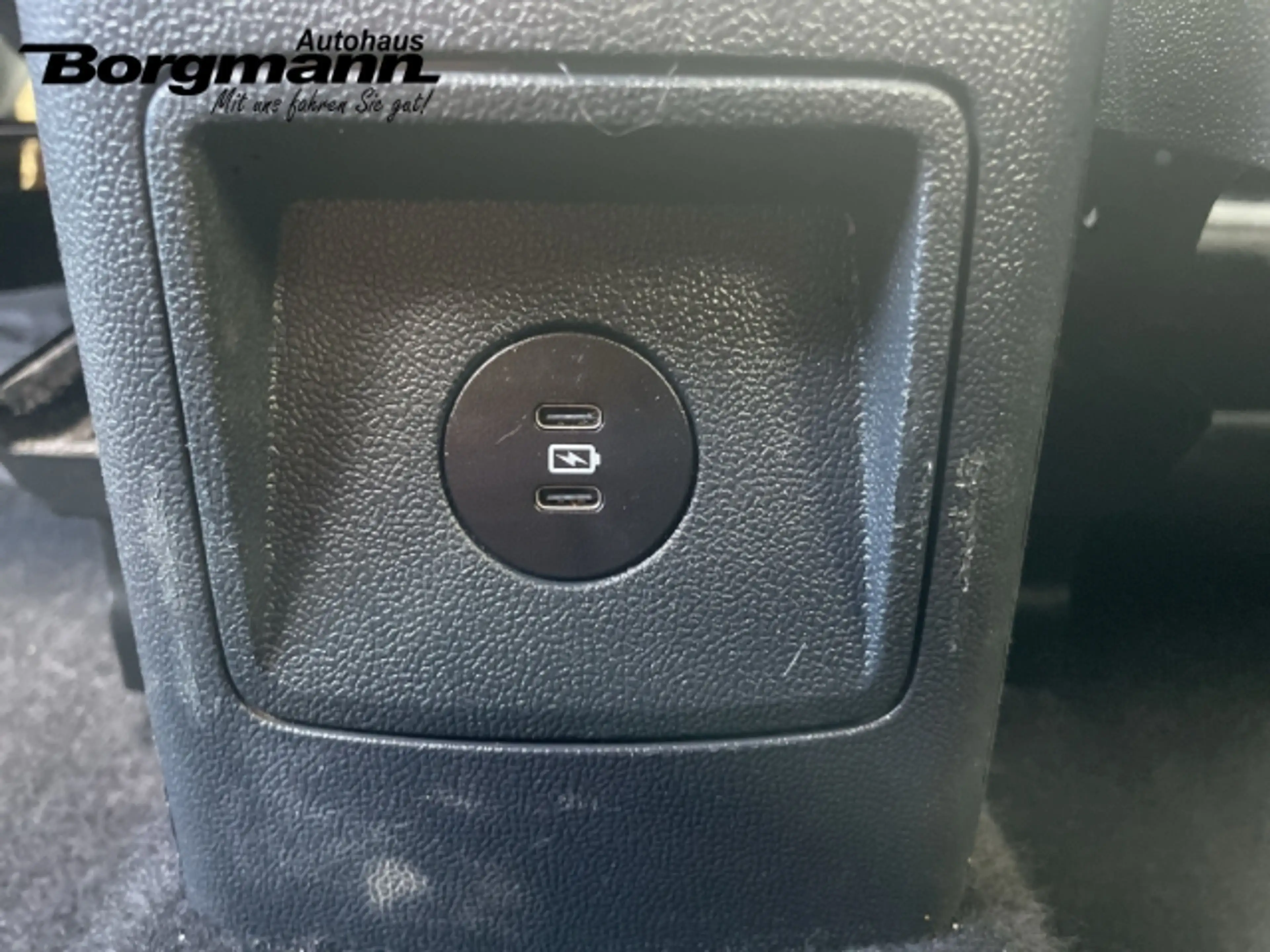 Ford Tourneo Courier Titanium 1.0 Bluetooth - Rückfahrkamera - Navi - S — photo 9