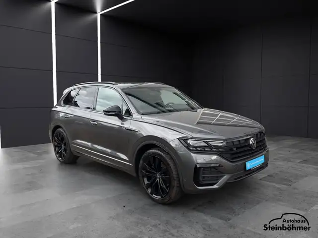 Volkswagen Touareg view 9