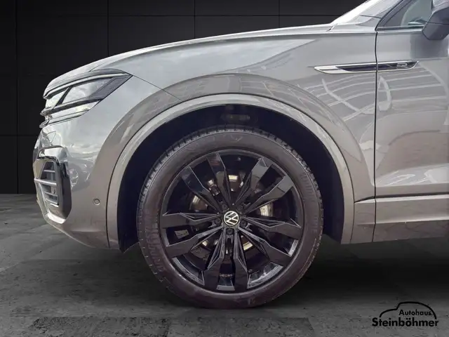 Volkswagen Touareg view 12