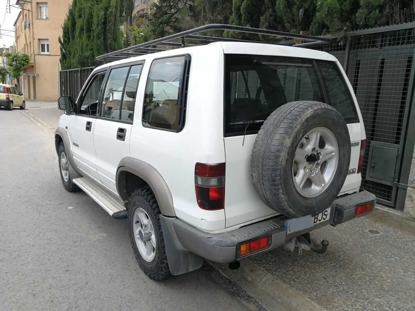 Isuzu Trooper GLS 3.0 TD Weiß - 2