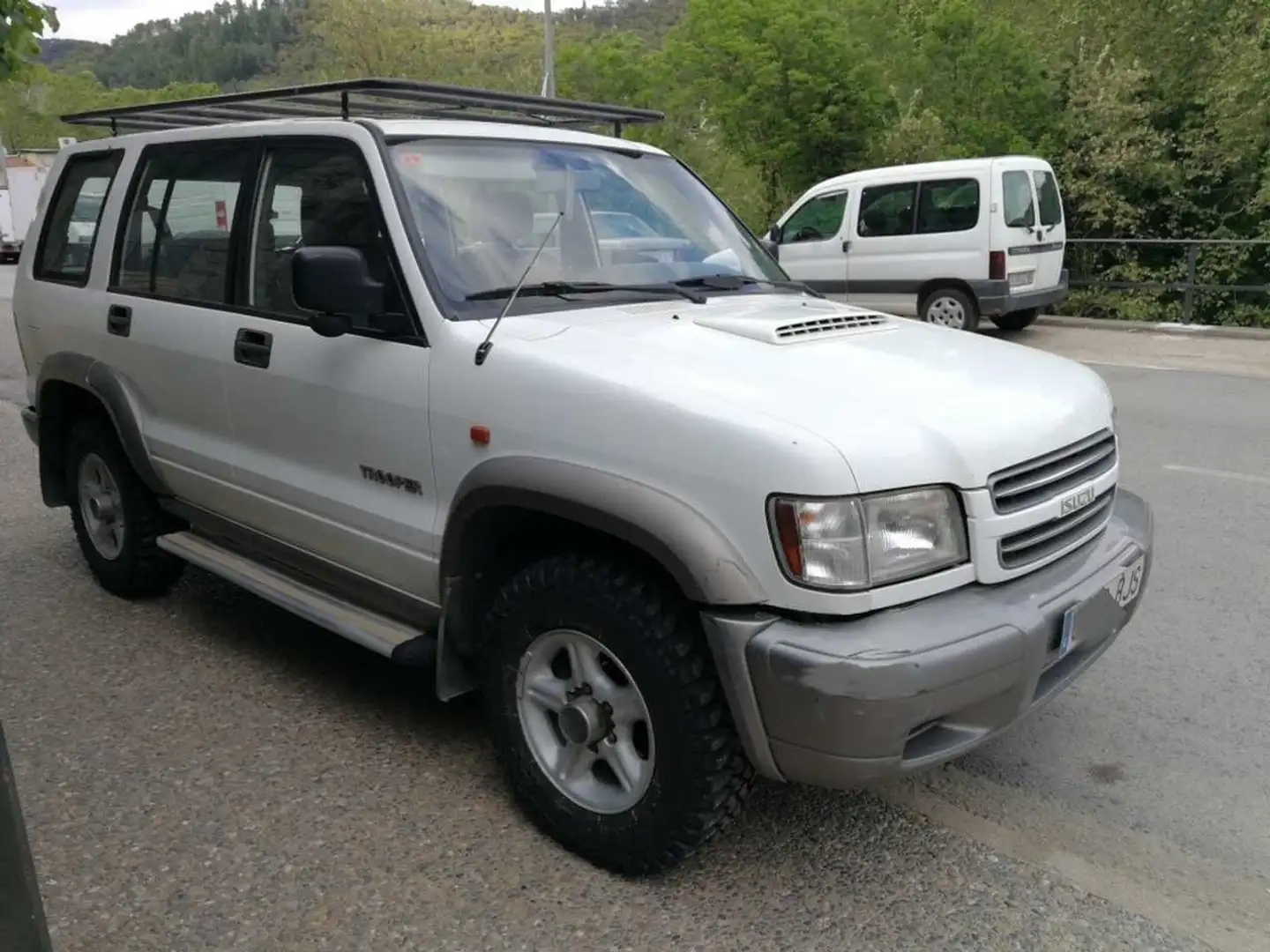 Isuzu Trooper GLS 3.0 TD Weiß - 1