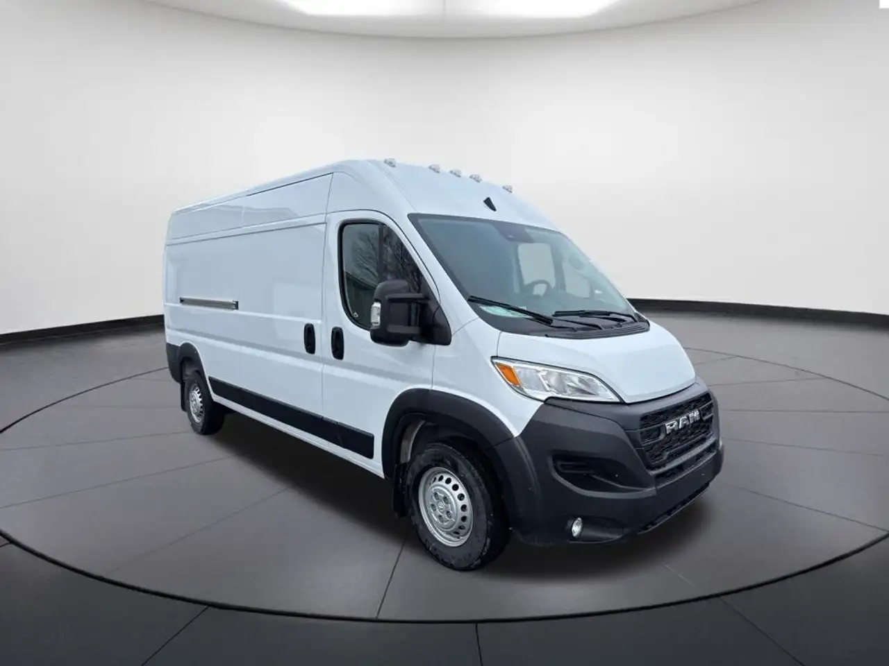 RAM ProMaster 3500 снимка RAM ProMaster 3500