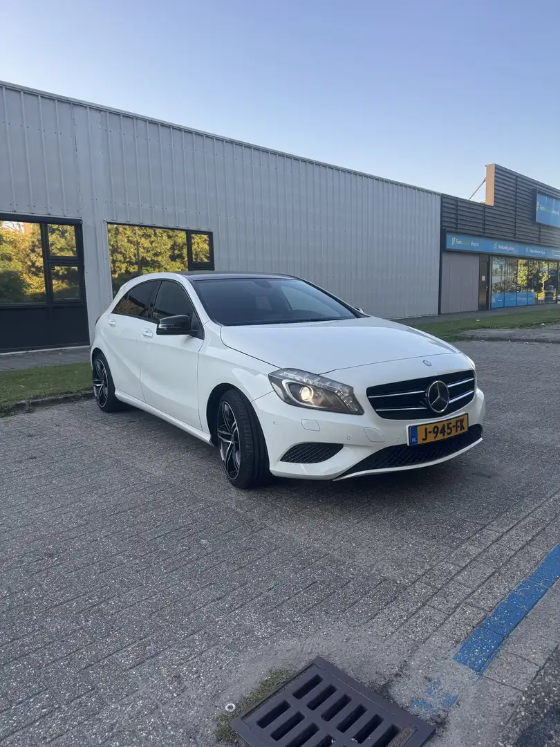 Mercedes-Benz A 200 Prestige Pano NieuwAPK Camera Bianco - 1