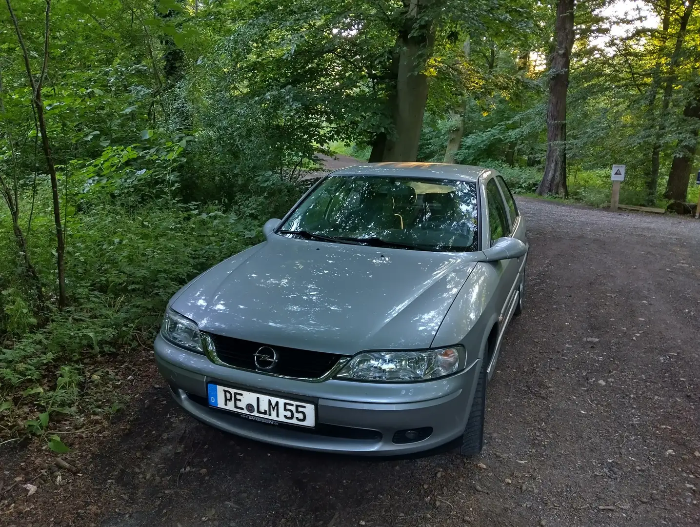 Opel Vectra B 1.6 HU 03/27 - 1