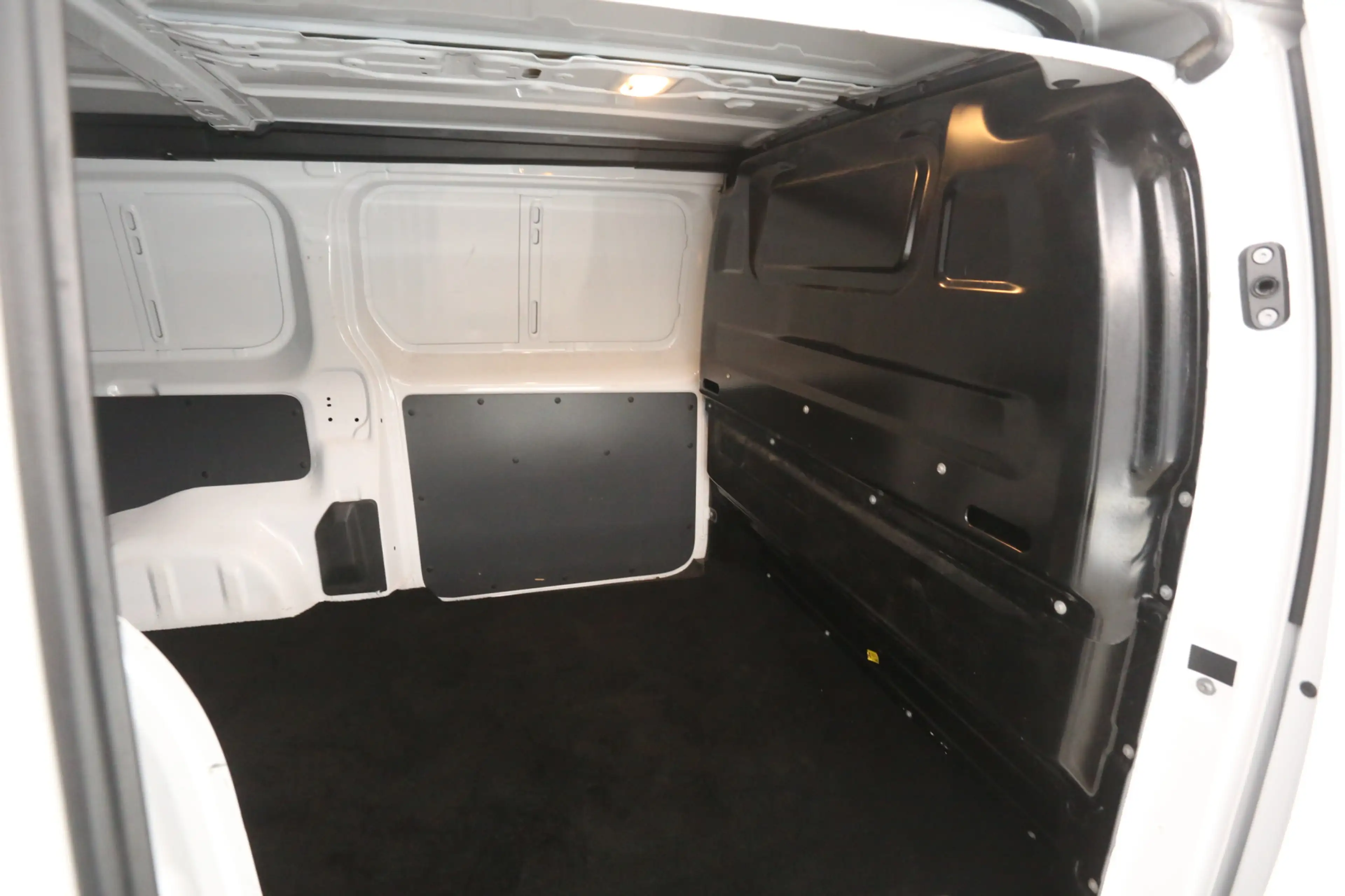 Citroen Jumpy E-Jumpy Toyota ProAce Electric Worker 75 kWh Long — photo 24