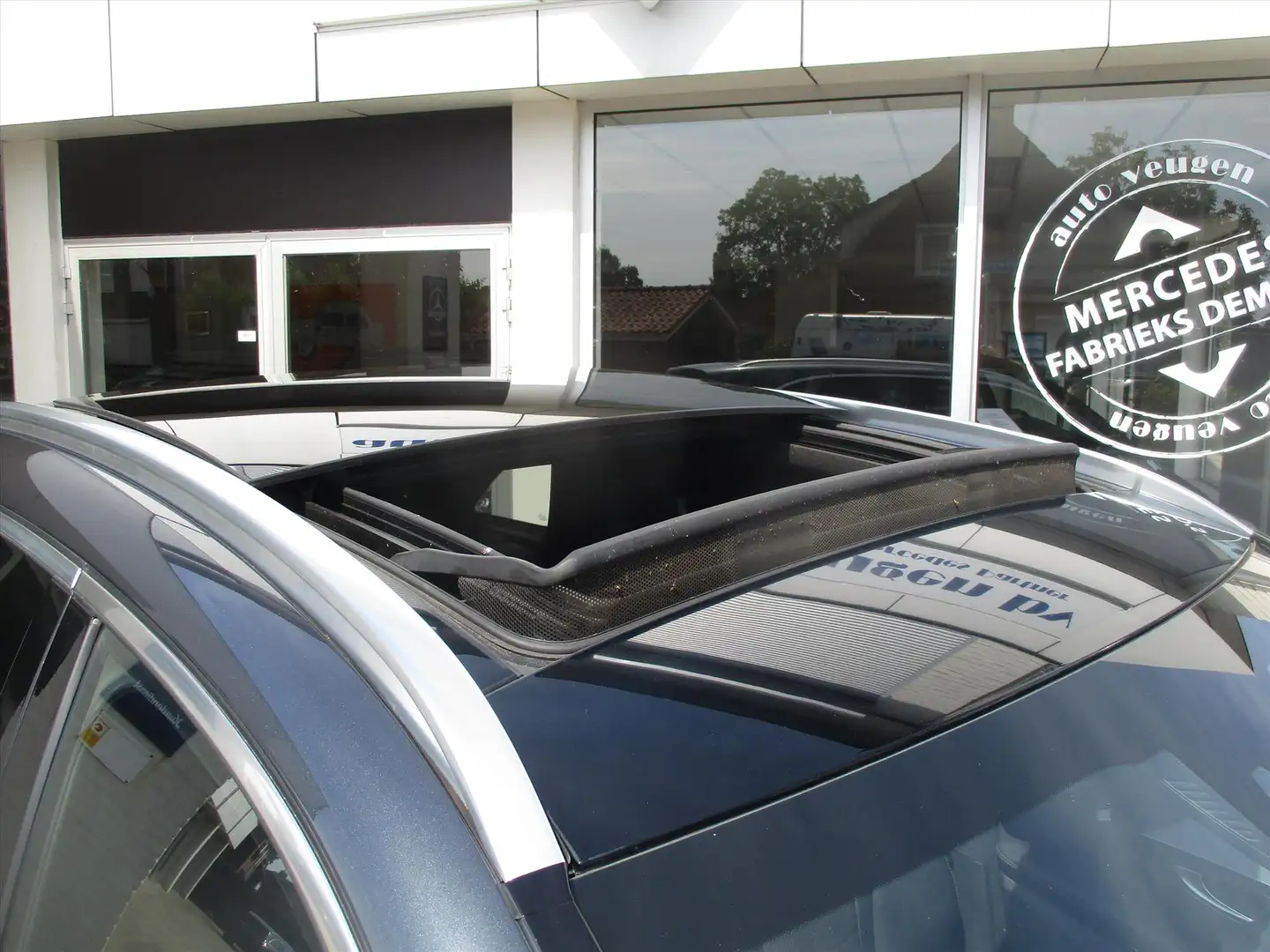 Mercedes-Benz GLC 250 211pk 4MATIC 9G-TRONIC Exclusive Grijs - 2