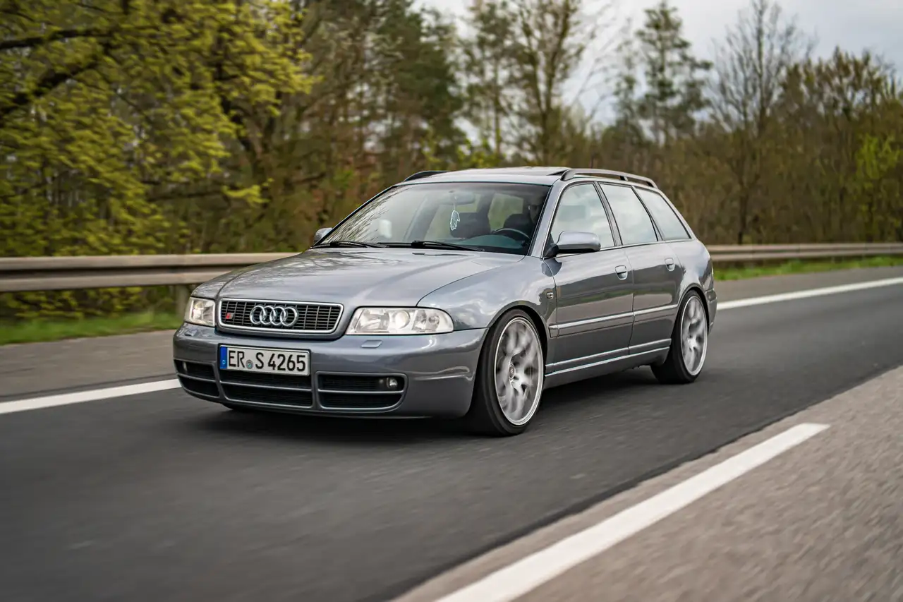 Audi S4 Avant 2.7 quattro, foto 1