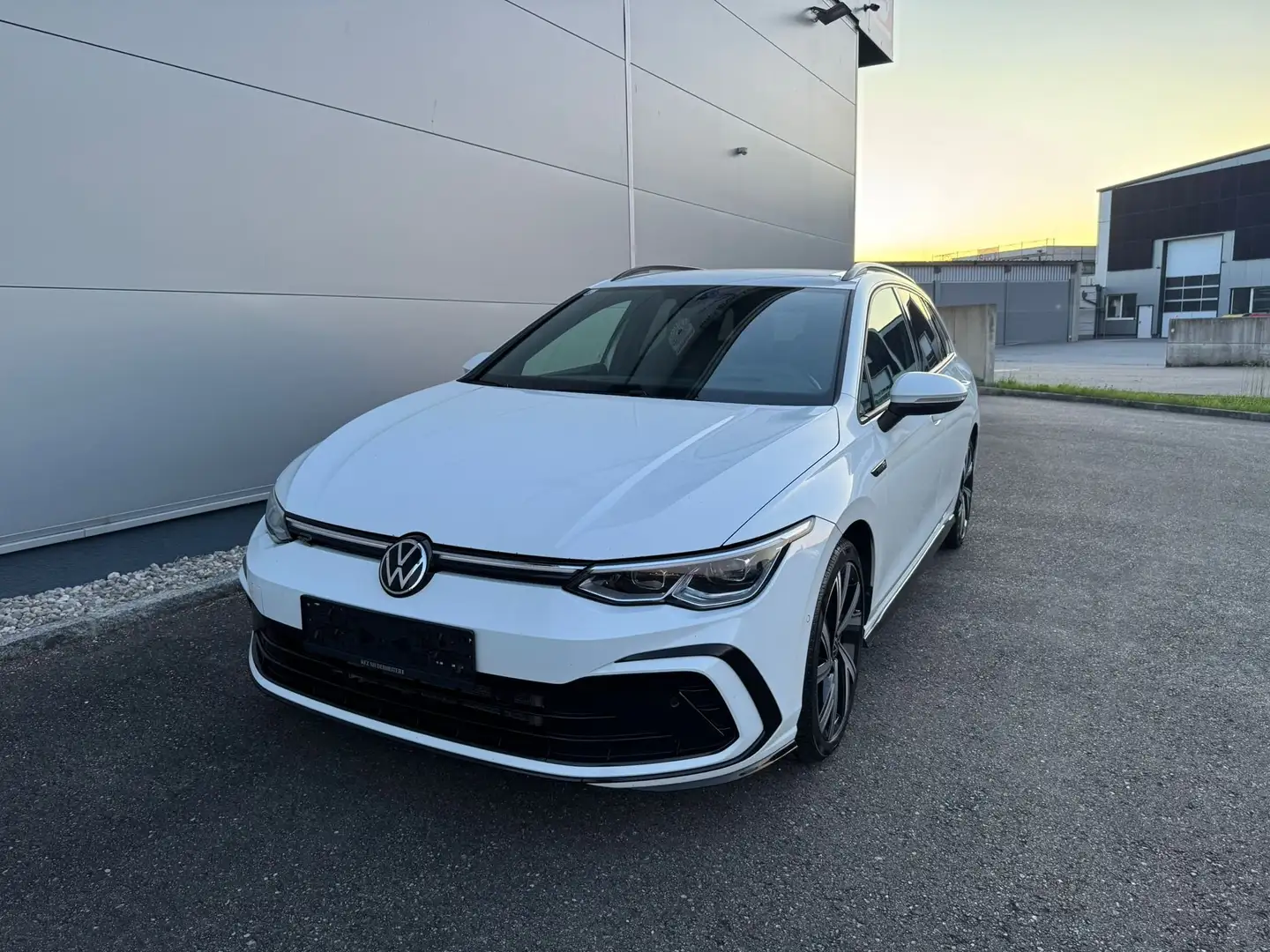 Volkswagen Golf Variant 2,0 TDI R-Line DSG 4MOTION **HEAD UP*AHK*RFK*ACC* Weiß - 2