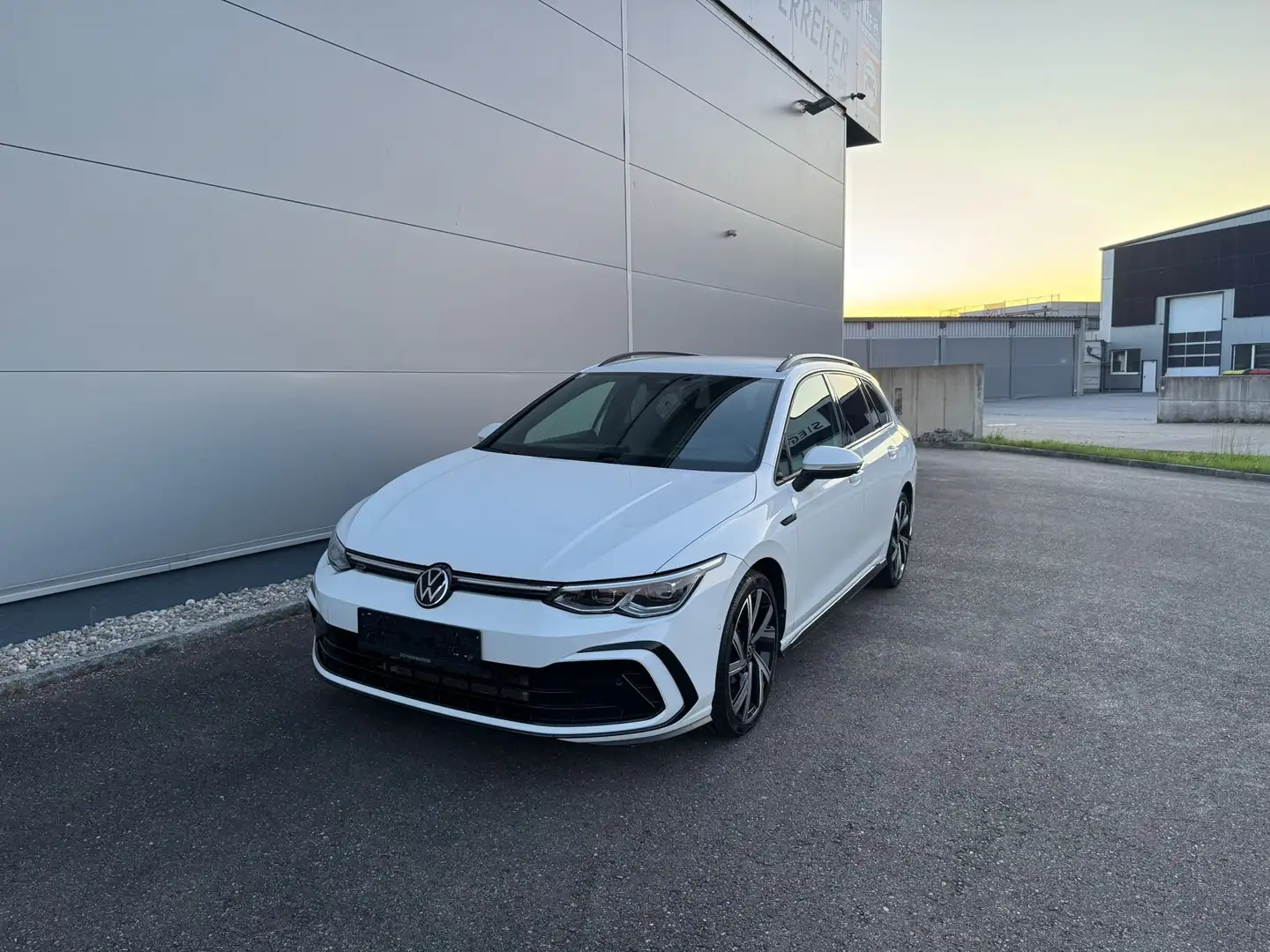 Volkswagen Golf Variant 2,0 TDI R-Line DSG 4MOTION **HEAD UP*AHK*RFK*ACC* Weiß - 1