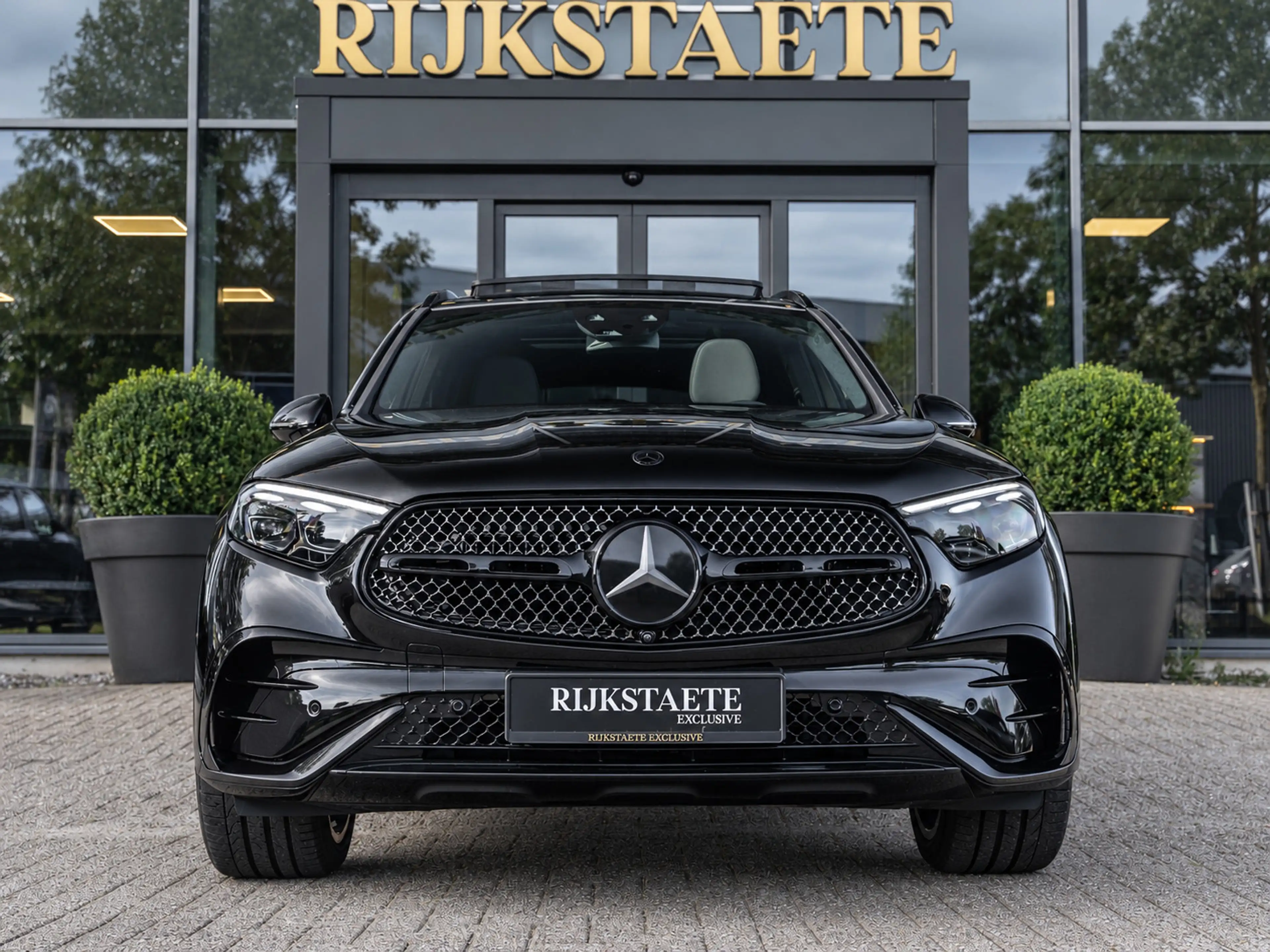 Mercedes-Benz GLC 400 400e 4MATIC AMG Line|PANO|BURM|4WS|LUCHT — photo 3