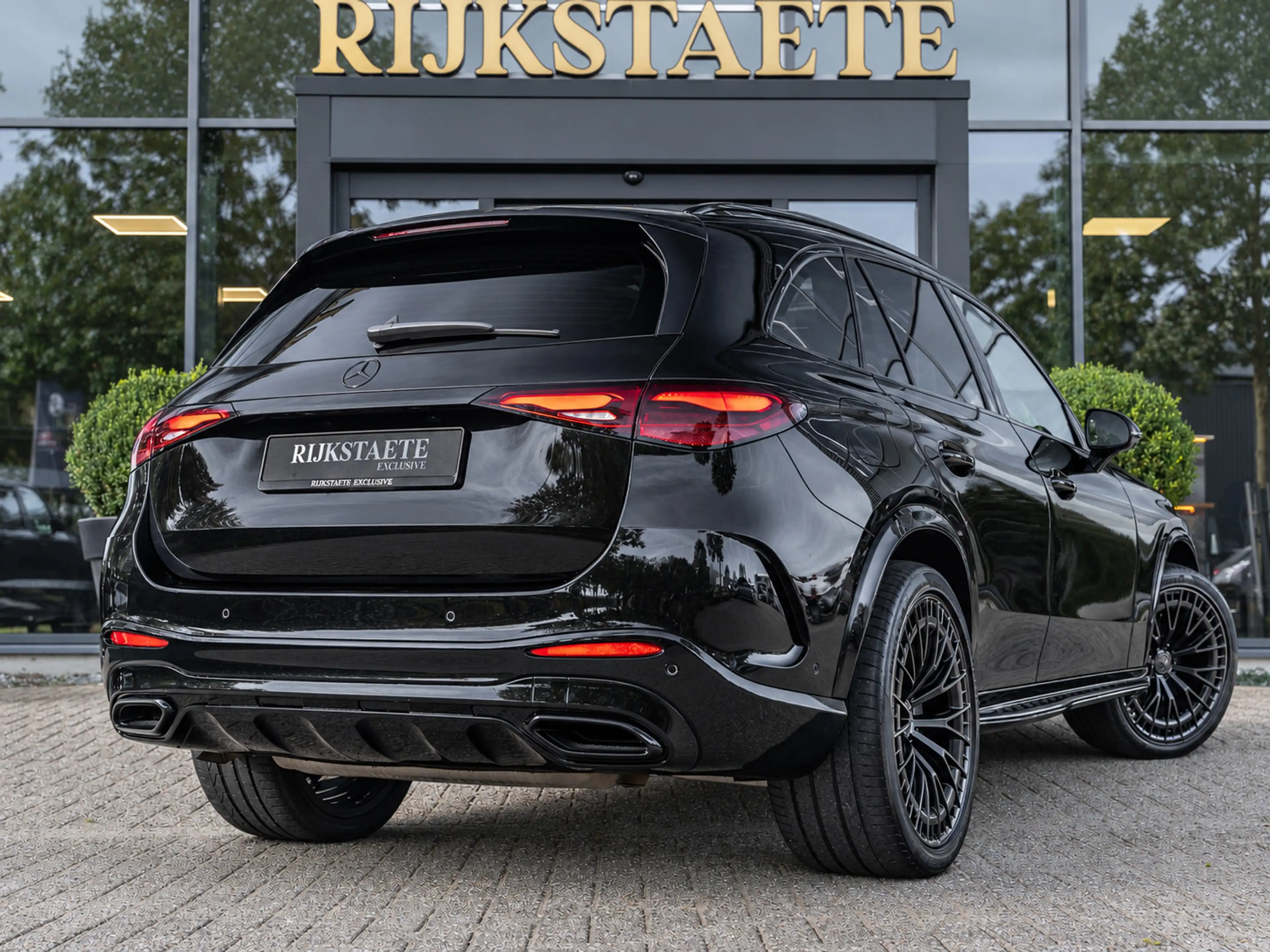Mercedes-Benz GLC 400 400e 4MATIC AMG Line|PANO|BURM|4WS|LUCHT — photo 7