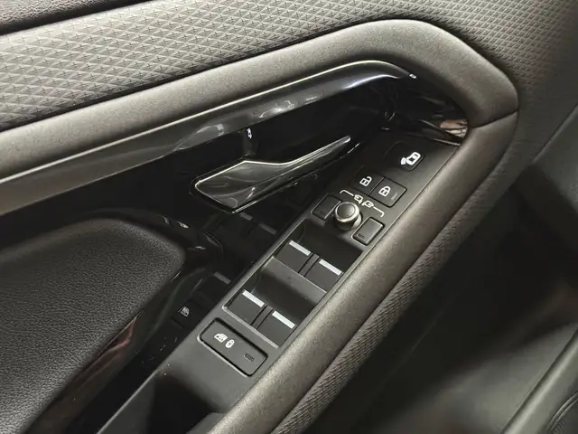Land Rover Range Rover Evoque view 13