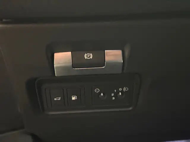Land Rover Range Rover Evoque view 15