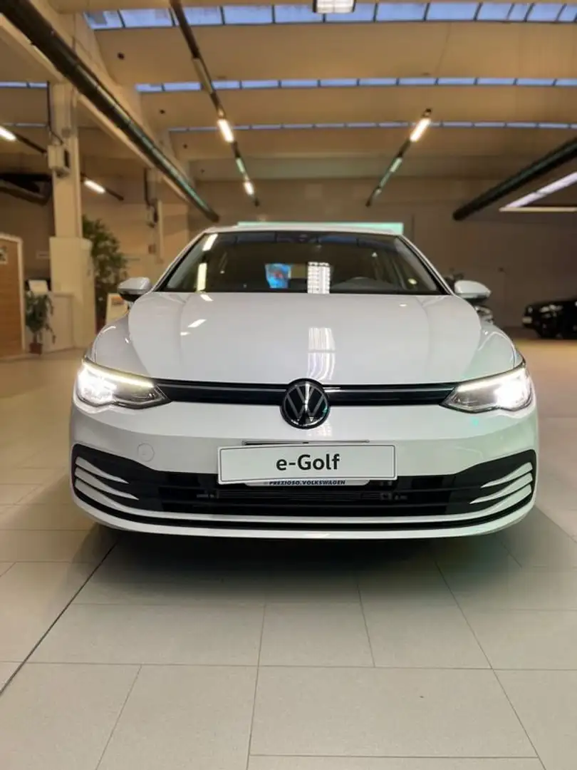 Volkswagen Golf 8 LIFE 1.0 eTSI 115cv DSG Blanc - 2
