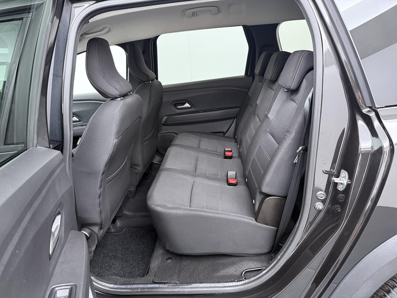 Dacia Jogger TCe 110 Expression 5-zits | Trekhaak | Navigatie | — photo 14