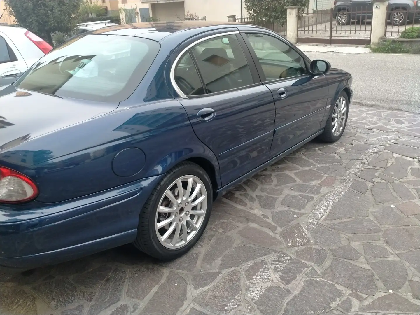 Jaguar X-Type 2.0d Executive E3 Blu/Azzurro - 2