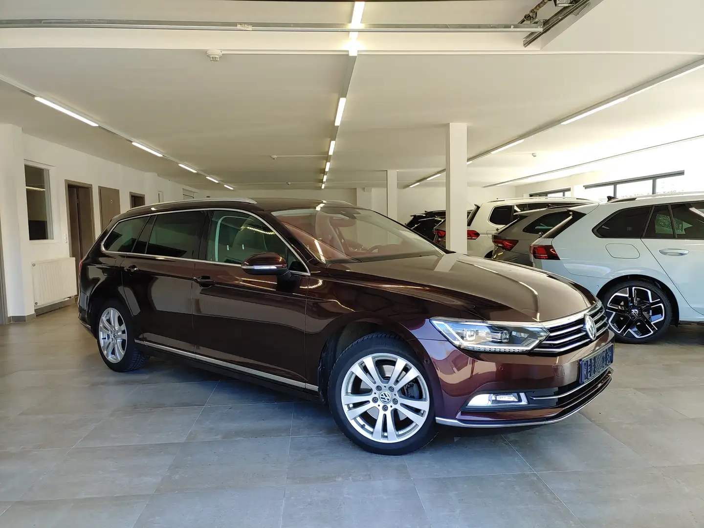 Volkswagen Passat Variant 1.4 TSI DSG Highline AHK/Navi-Pro/LED/ACC/Cam Červená - 1