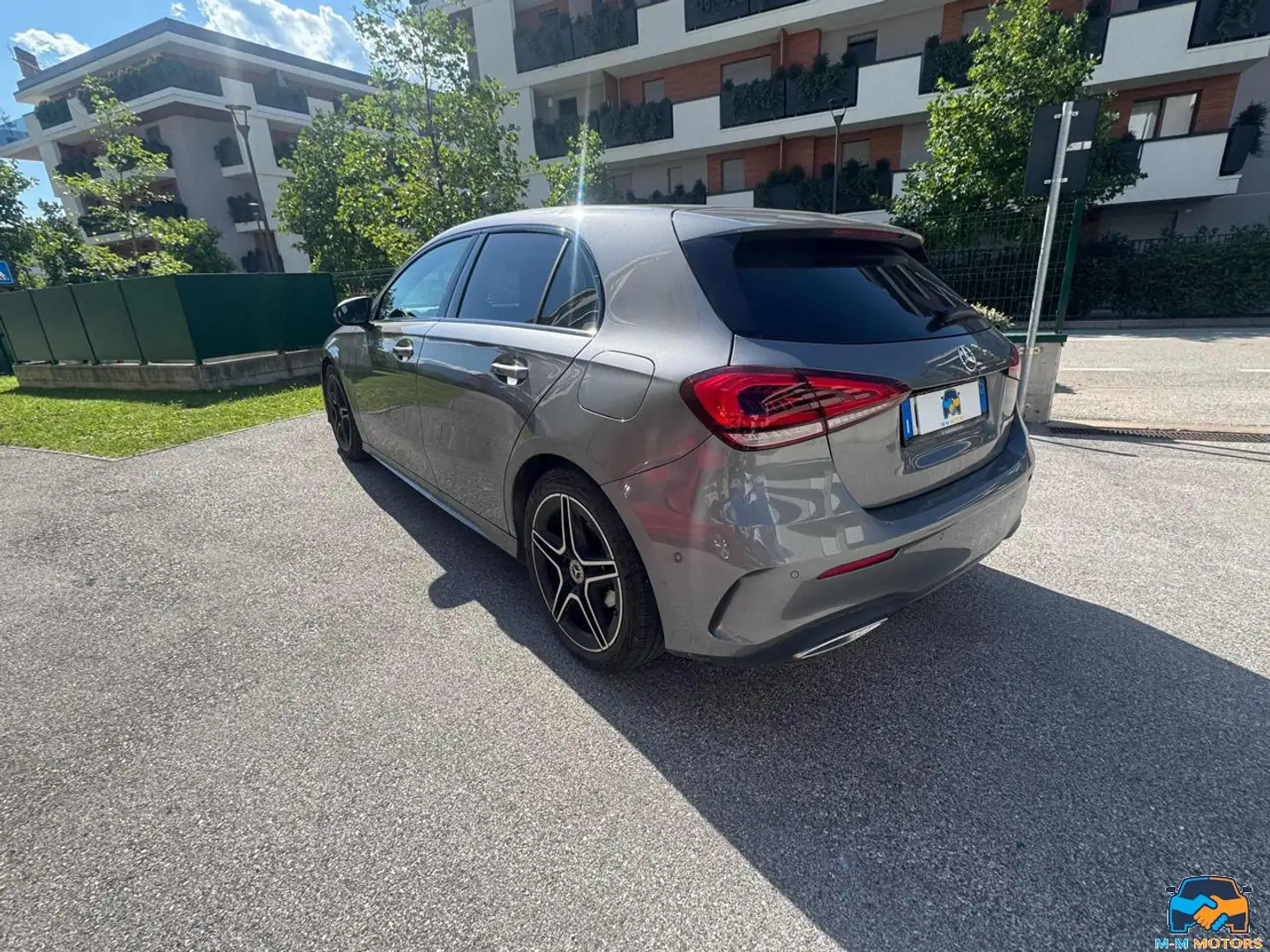 Mercedes-Benz A 180 d Automatic Sport Grau - 2