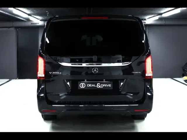 Mercedes-Benz V-Class view 4
