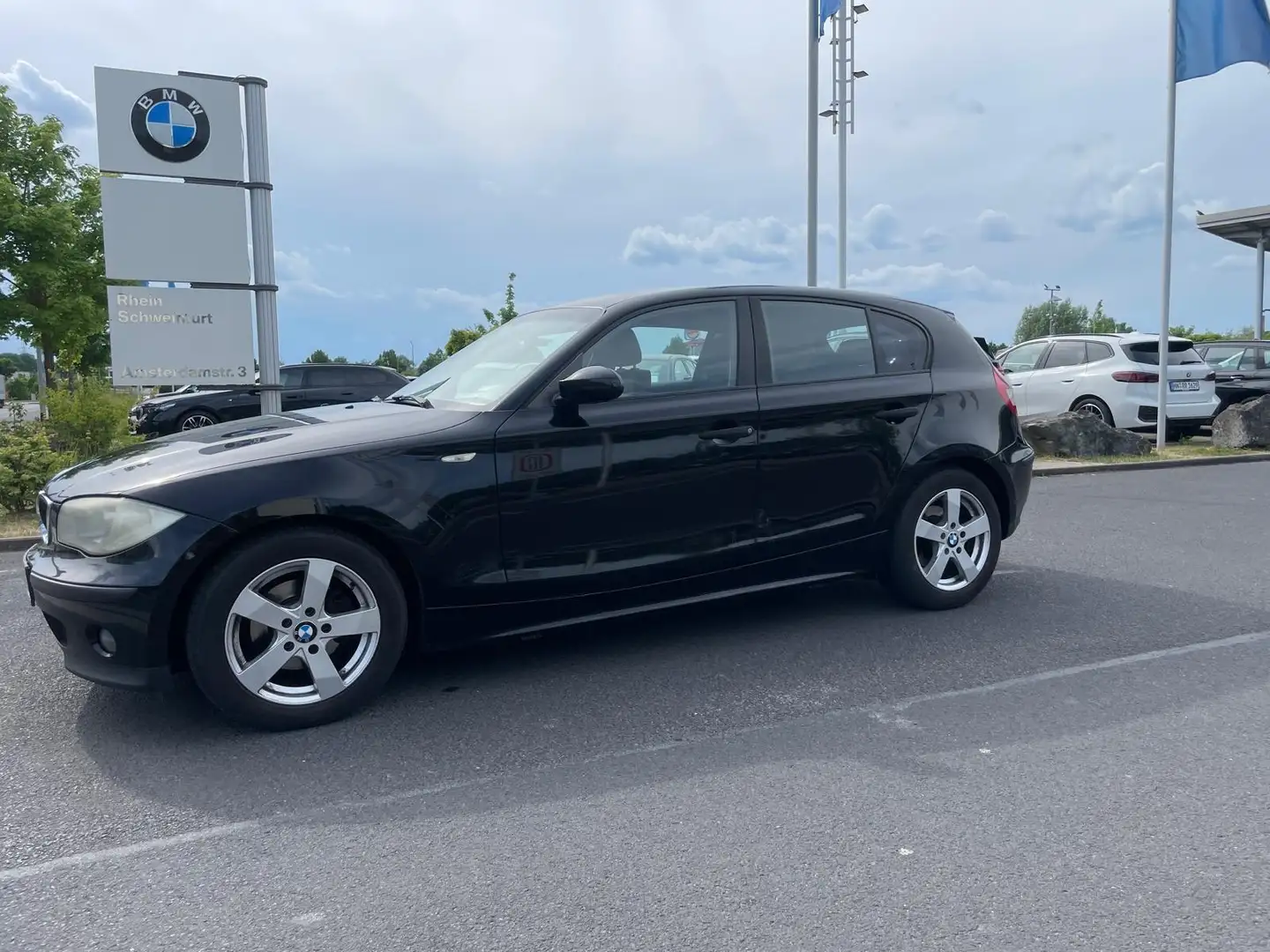 BMW 118 118d Schwarz - 1