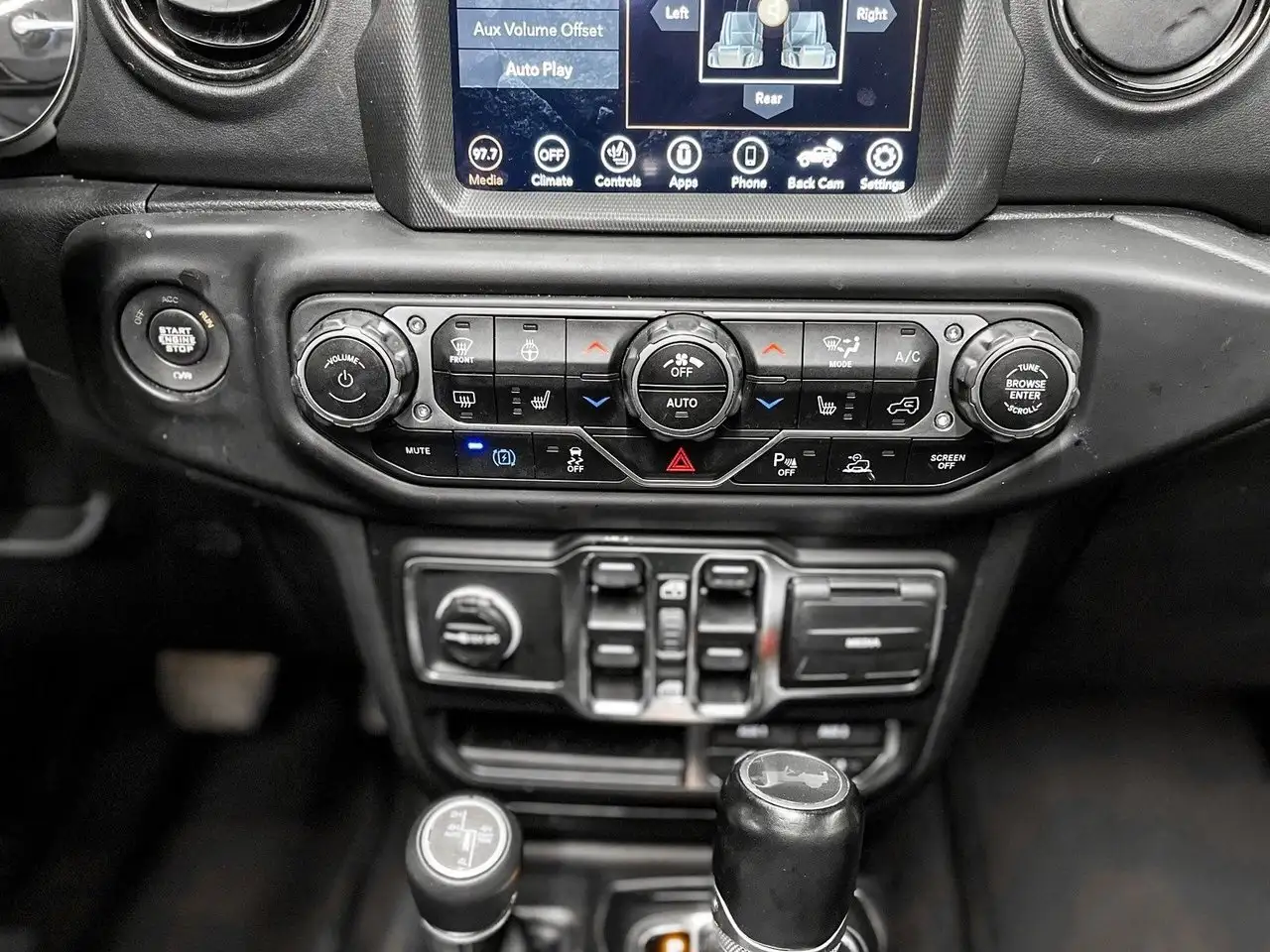 Jeep Wrangler снимка Jeep Wrangler
