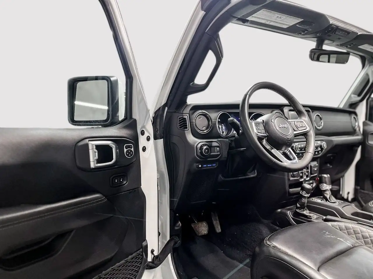 Jeep Wrangler снимка Jeep Wrangler