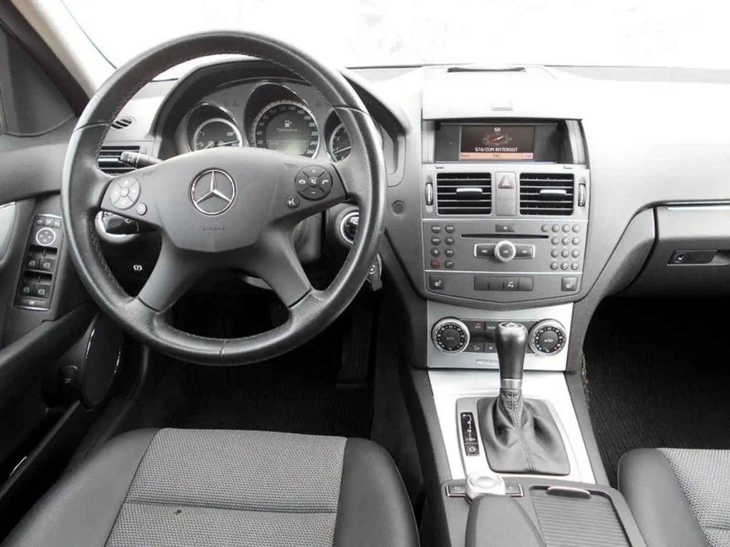 Mercedes-Benz C 180 CGI BlueEfficiency NAVI/KLIMA/PDC Schwarz - 2
