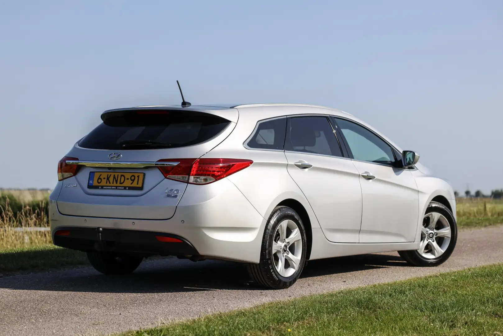 Hyundai i40 Wagon 1.6 GDI Business ✅ Navi ✅ Camera ✅ Clima Grijs - 2