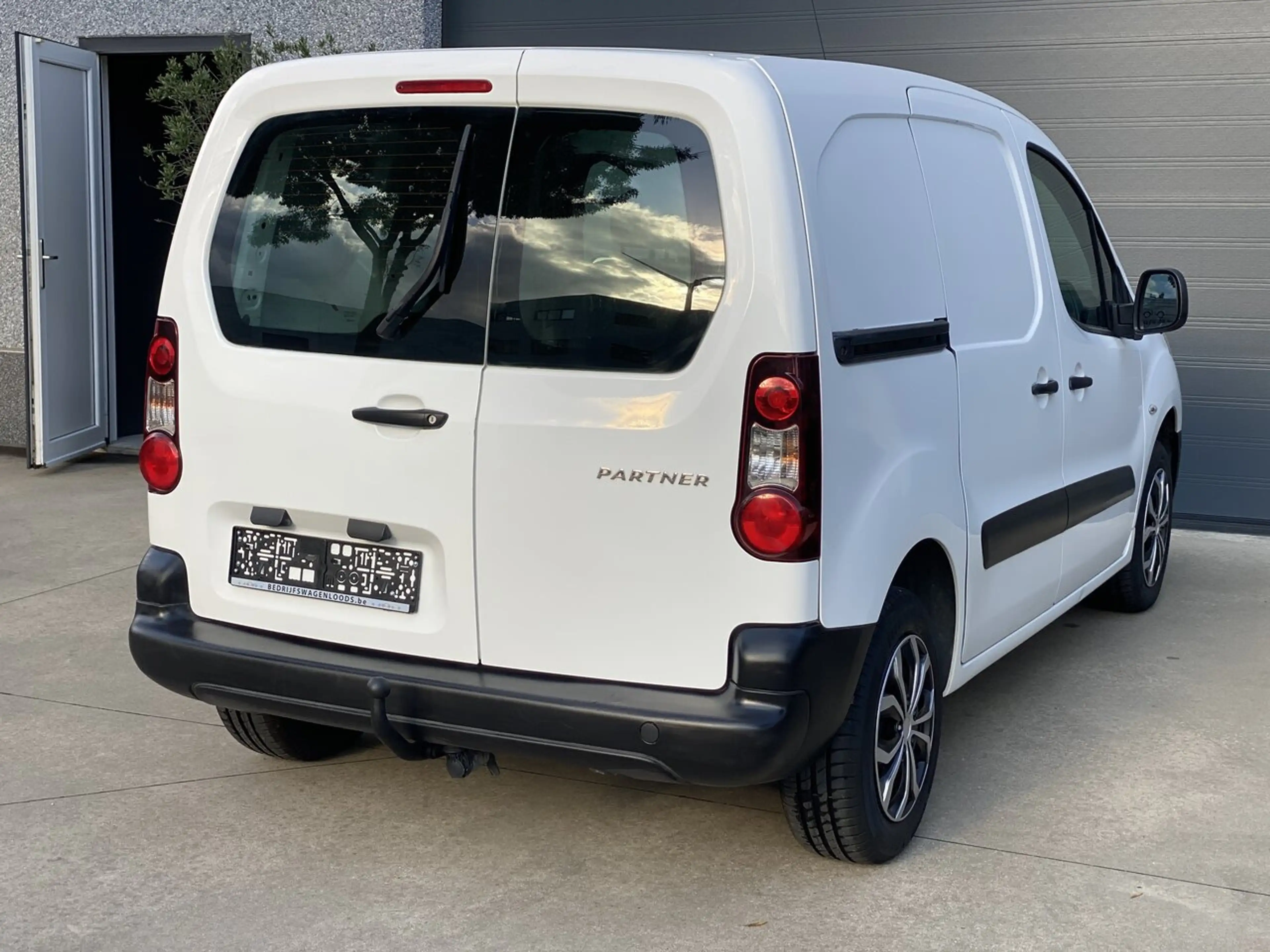 Peugeot Partner 3 zitplaatsen-airco-cruise c.-trekhaak — photo 5