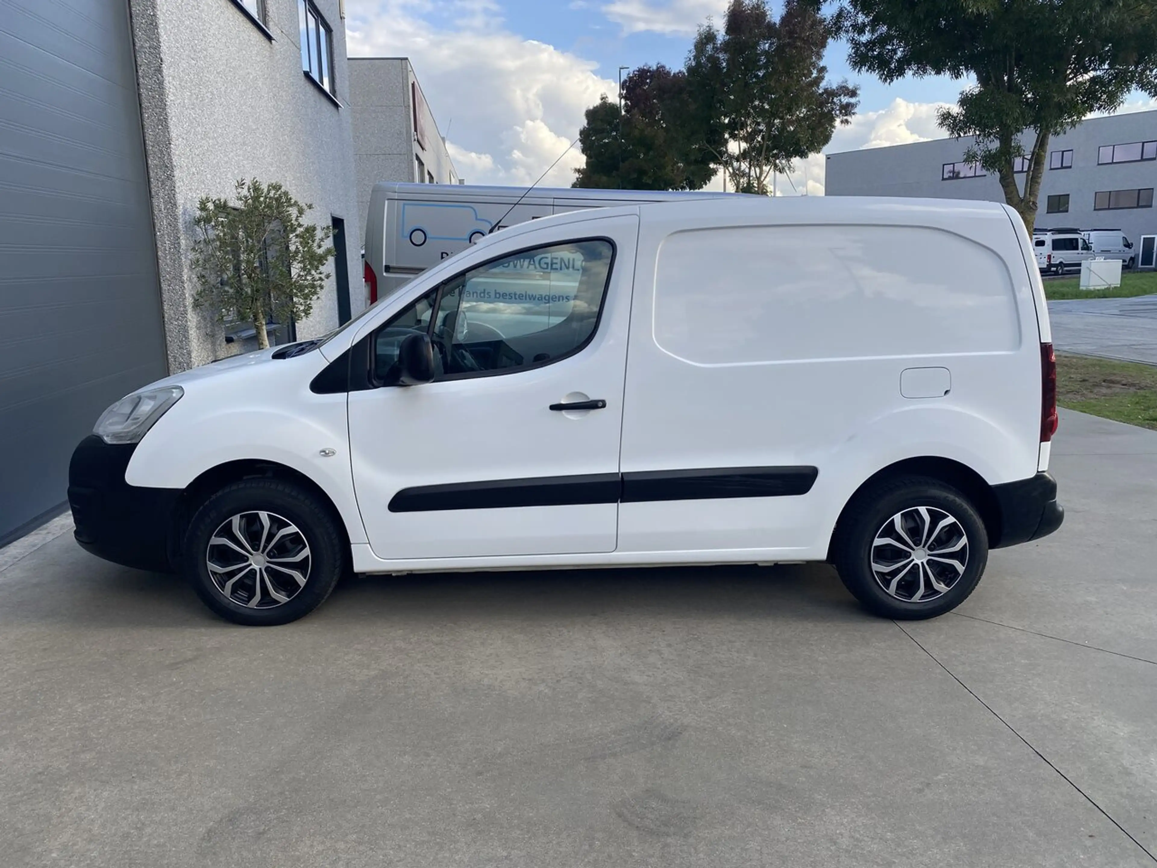Peugeot Partner 3 zitplaatsen-airco-cruise c.-trekhaak — photo 9