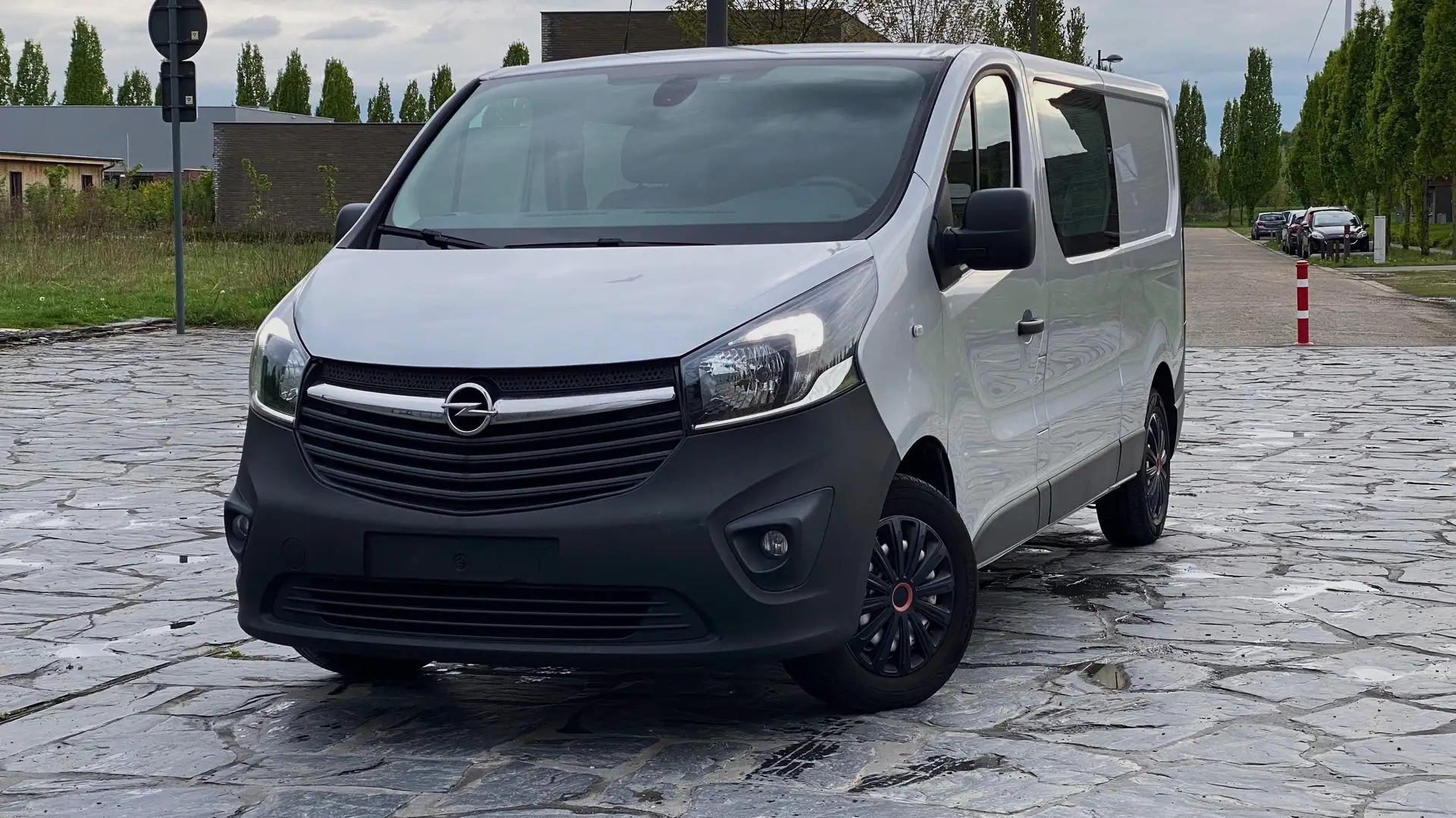 Opel Vivaro 1.6 CDTi Dubbelcab/5zitpl./Navigatie/Camera Grijs - 1