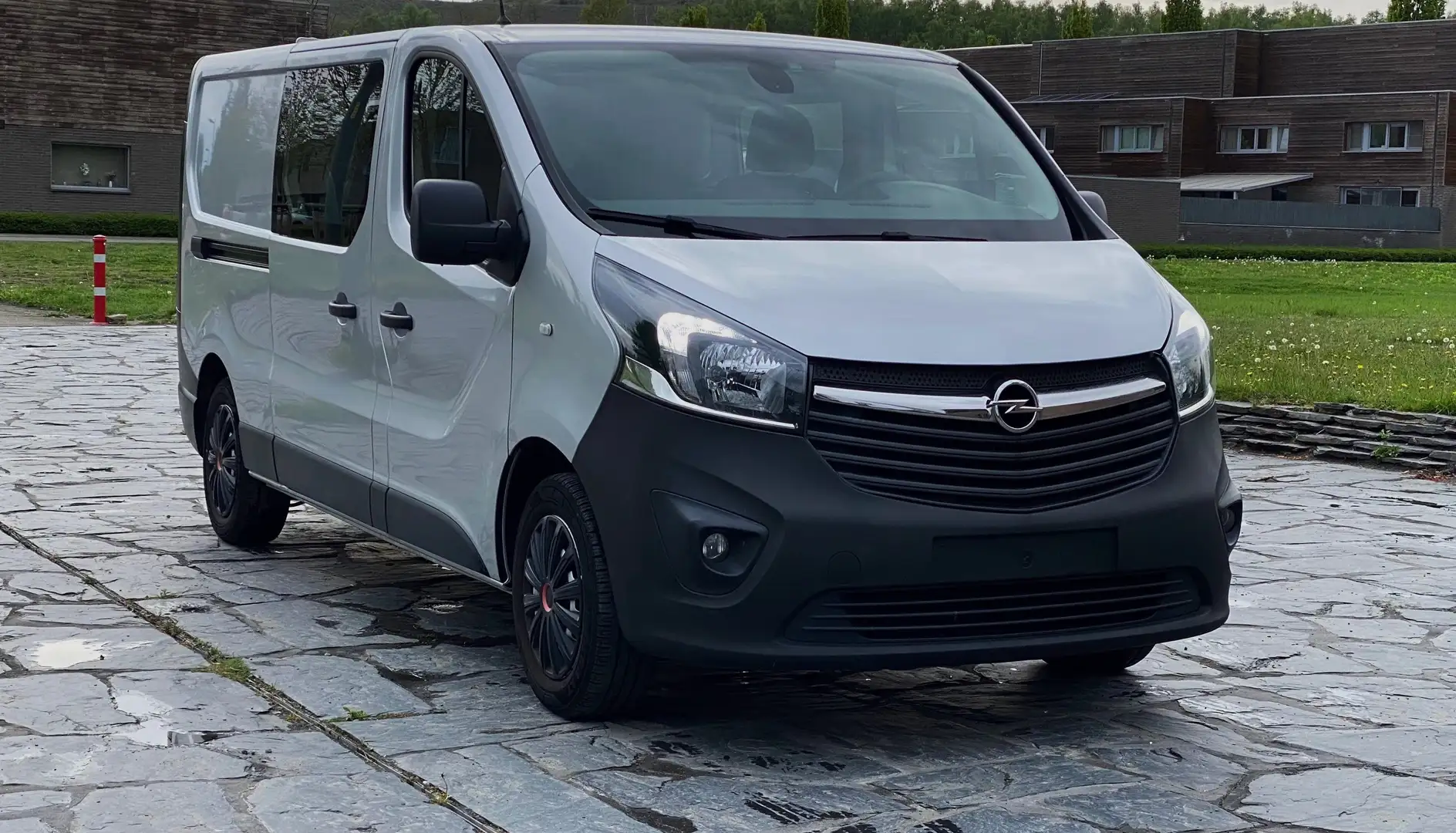 Opel Vivaro 1.6 CDTi Dubbelcab/5zitpl./Navigatie/Camera Grijs - 2